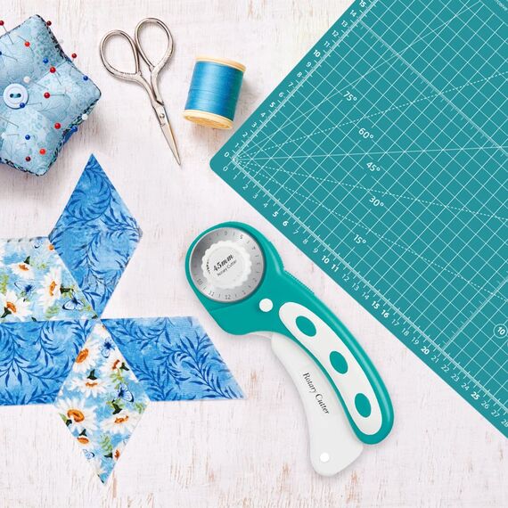 Rollschneider Set - 45mm Rollschneider Stoffschneider Set inkl. A3 Schneidematte, Rollschneider, Ersatzklingen, Patchwork-Lineal, Stoffklammern, ideal zum Basteln, Nähen, Patchworken (Grün)