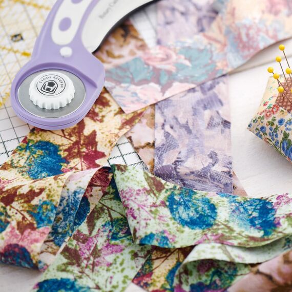 Headley Tools Rollschneider mit 5 Ersatzklingen, Stoffschneider mit Ergonomischem Griff und Sicherheitsverschluss Rollschneider 45mm für Stoff, Leder, Basteln, Nähen, Quilten (Lila)