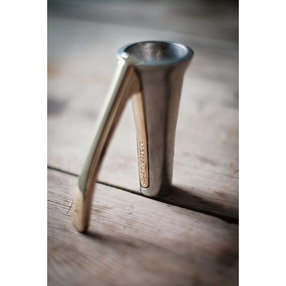 Drosselmeyer Prämie Design Nussknacker - Effektiv auf alle Größen von Nüssen mit minimalem Aufwand Heavy Duty Walnussknacker - Sehr Stark und Robust - Entworfen und hergestellt in Schweden