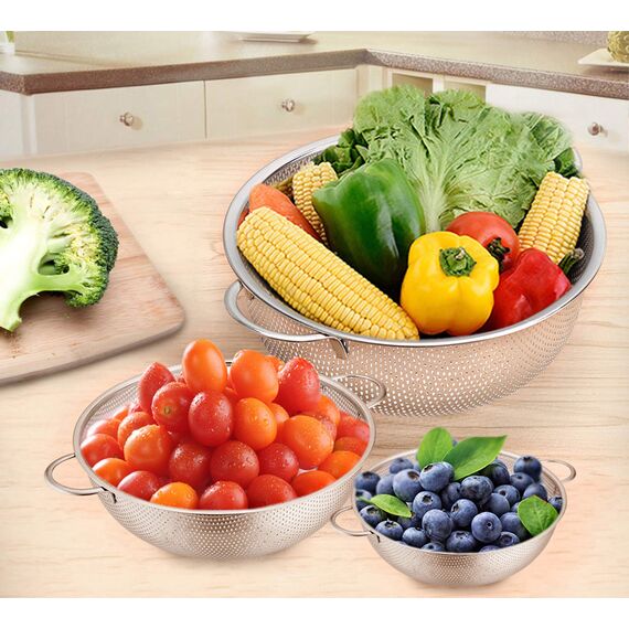 TEAMFAR Sieb 3er-Set, Edelstahl Micro-Perforierte Küchensieb Nudelsieb mit Griffen, Abtropfsieb Seiher für Nudeln Obst Reis Gemüse, Gesund & Hochglanzpoliert, Spülmaschinenfest - 16/22 / 28cm