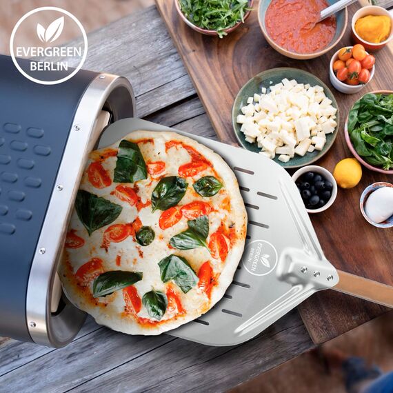 EVERGREEN BERLIN® - Pizzaschieber - DAS ORIGINAL - Pizzaschieber perforiert - Pizzaheber aus Alu und Buchenholz - Pizzaschaufel perforiert für Pizza Passion - Pizzawender - Pizza Schieber - Pizza Peel