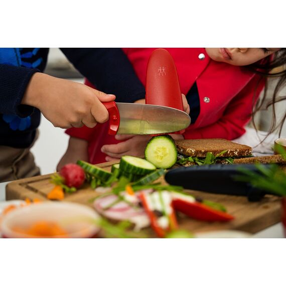 ZWILLING Twinny Kinderkochmesser, 10 cm, mit Fingerschutz, Edelstahl, Abgerundete Klingenform, Kindgerechtes Design, Kunststoffgriff, Rot