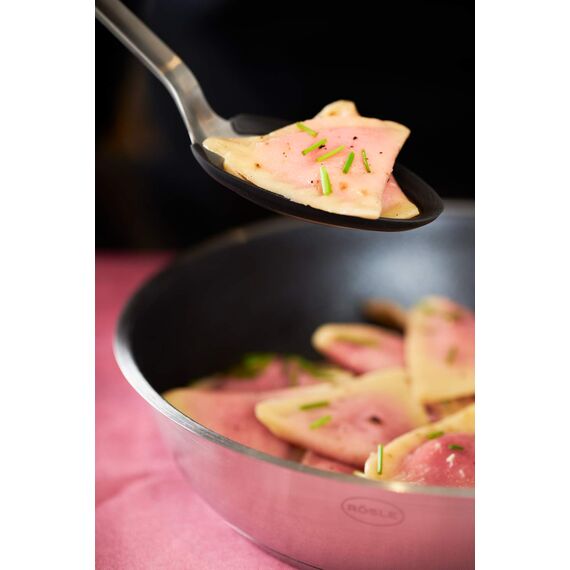 RÖSLE Gießlöffel Silikon, Hochwertiger Saucenlöffel mit Silikonrand und Rundgriff, Edelstahl 18/10, spülmaschinengeeignet, 33,5 x 6 x 4 cm, Silberfarben/Schwarz