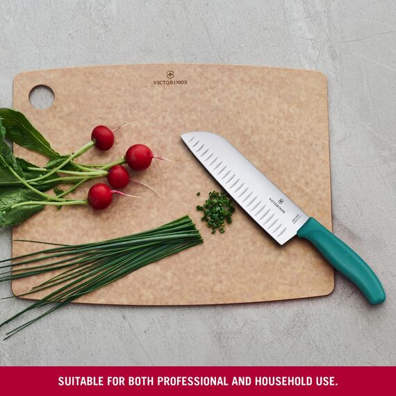 Victorinox Swiss Classic Santokumesser, Messer Asiatischer Art, Extra Scharfe Klinge, Kullenschliff, 17 cm, Rostfreier Stahl, Blister, Grün