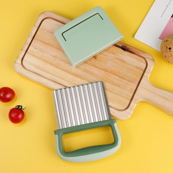Yoosso Kartoffel Wellenmesser, Edelstahl Wellenschnitt Gemüse Wellenschneider mit Griff&Schützendem Kartoffelschneider Werkzeug für Obst Salat Butter(Grün)