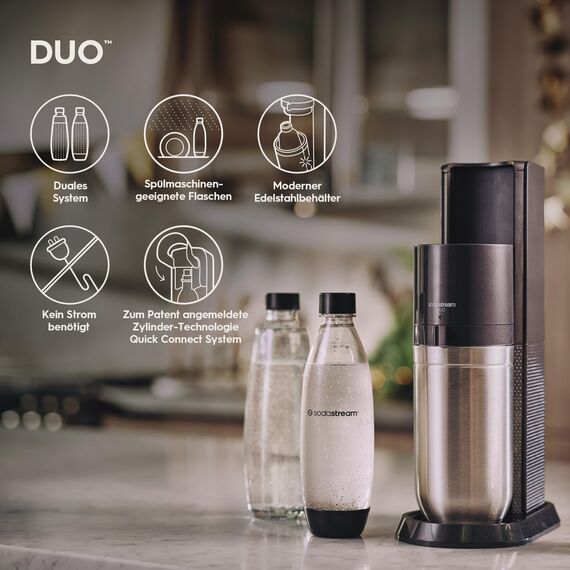 SodaStream Wassersprudler DUO mit Quick-Connect CO2-Zylinder | inkl. 2x 1L Glasflasche + 2x 1L FUSE Kunststoffflasche + 0,9L Fizz&go COOL Metallflasche in Storm + Sirup 7UP Zero Zucker (440ml)