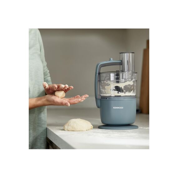 Kenwood MultiPro Go FDP22.​000GY, Robot da Cucina che Trita, Affetta, Grattugia, Riduce in Purea e Impasta, Ciotola da 1.3L, Lame per Impastare, Disco da 4 mm, 650W, Storm Blu