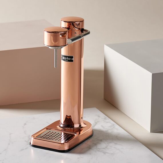 Aarke Carbonator 3, Wassersprudler aus Edelstahl im modernen Kupfer Finish mit BPA-freier 1L PET-Flasche, Sprudelwasserbereiter für Leitungswasser, kompatibel mit 60L CO2-Zylindern
