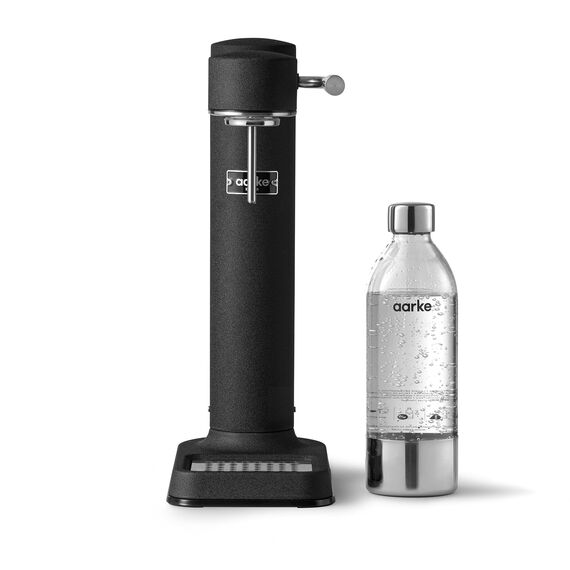 Aarke Carbonator 3, Wassersprudler aus Edelstahl im modernen Mattschwarz Finish mit BPA-freier 1L PET-Flasche, Sprudelwasserbereiter für Leitungswasser, kompatibel mit 60L CO2-Zylindern