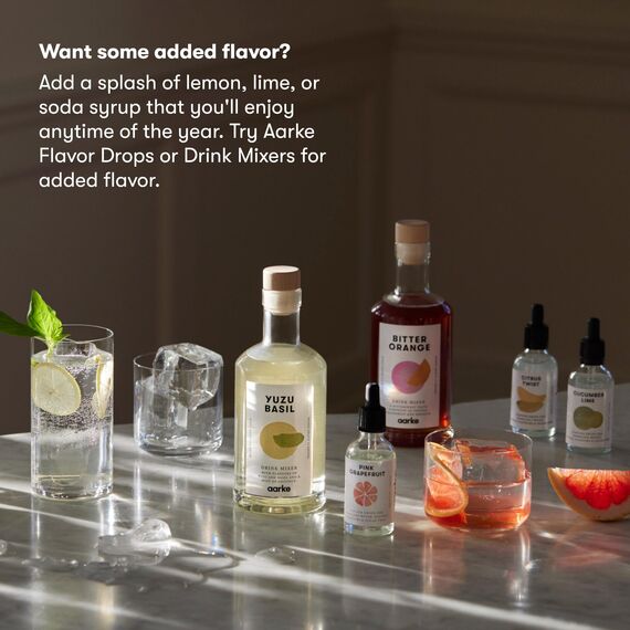 Aarke Carbonator 3 Wassersprudler, Edelstahl-Gehäuse, Sprudelwasserbereiter, inkl. BPA-freier PET-Flasche, kompatibel mit 60 L C02 Zylindern, Farbe: Weiß Finish