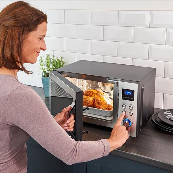 SEVERIN 3-in-1 Mikrowelle mit Glasboden, Grill und Heißluftfunktion, Mikrowelle mit großer Nutzfläche für eckiges Geschirr, Schwarz/Edelstahl, MW 7777
