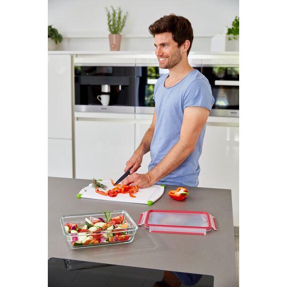 EMSA Clip & Close Glas Frischhaltedose, rechteckig, 1,3 L, 100 Prozent dicht, rutschfestes Stapeln, Glasbehälter spülmaschinen-, gefrier-, backofen-, mikrowellenfest, Rot, Transparent, N10410