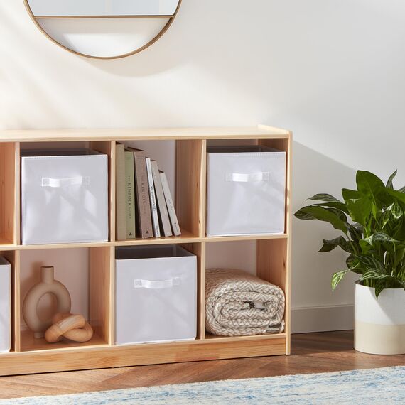 Amazon Basics zusammenklappbarer Aufbewahrungswürfel/Organizer aus Stoff mit Griffen, 26.6 x 26.6 x 27.9 cm, Weiß, 6 Stück, Einfarbig Weiß