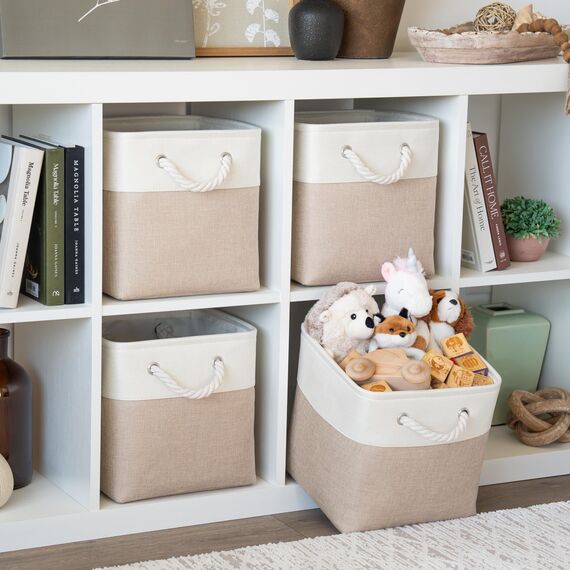 OrganiHaus Aufbewahrungsbox 28x28cm 4er-Set, Würfelkörbe aus Stoff mit Seilgriffen, Faltbare Aufbewahrungswürfel für Kallax Organizer, Ablagekörbe für das Kinderzimmer Beige/Weiß