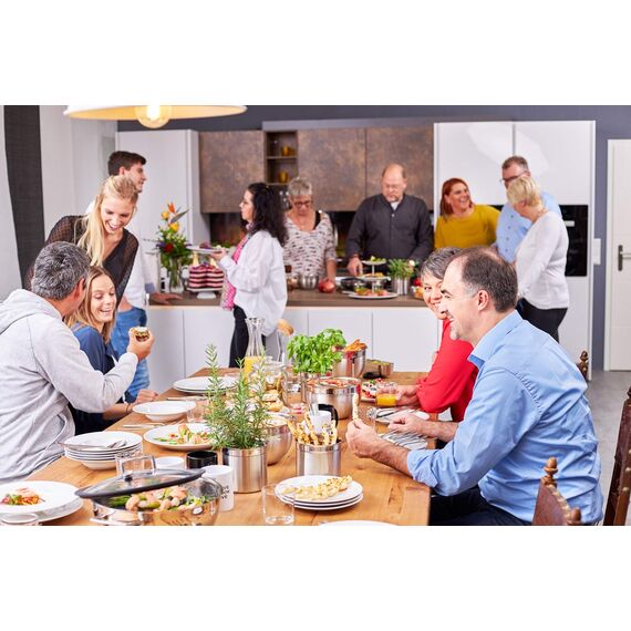 RÖSLE Kaffeedose mit Frischhaltedeckel, Hochwertige Dose zum Aufbewahren von 500 g Kaffee oder anderen Lebensmitteln, Edelstahl 18/10, spülmaschinengeeignet, 10 cm, Schwarz