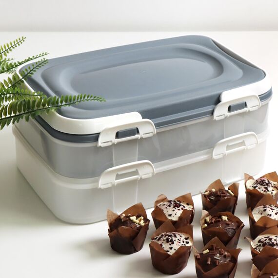 com-four® Partycontainer mit je 2 Etagen und Hebeeinsatz - Kuchen-Transportbox - Frischebox für Lebensmittel - Kuchencontainer mit Tragegriffen - Muffinbehälter (1 Stück pastell blau-grau)