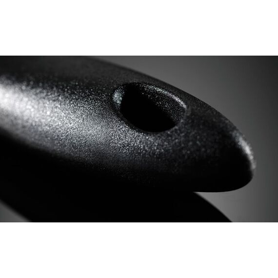 Fiskars Pfannenwender mit scharfen Kanten und asymmetrischem Kopf, Essential, Kunststoff, Länge: 29 cm, Schwarz, 1079060