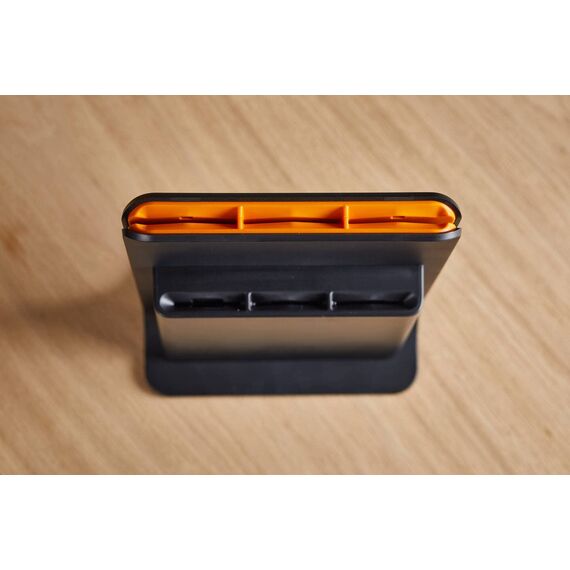 Fiskars Design-Messerblock mit 5 Messern, Functional Form, Inklusive Gemüsemesser, Tomatenmesser, Santoku Kochmesser, Kochmesser und Brotmesser, Kunststoff, Schwarz, 1057554