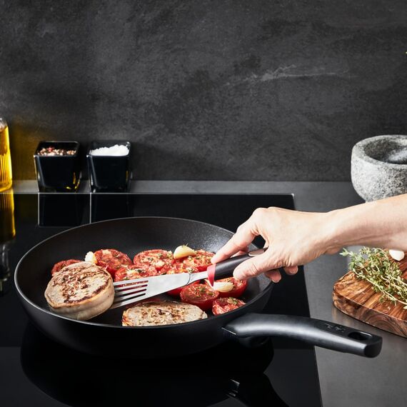 Tefal G28802 Hard Titanium On Bratpfanne 20 cm | Aluminium | unbedenkliche Antihaftversiegelung | Thermo-Signal Temperaturanzeiger | für alle Herdarten geeignet | induktionsgeeignet | Schwarz