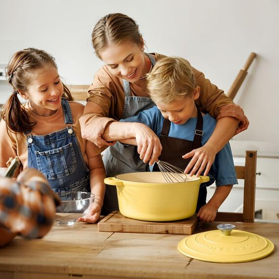 Overmont Bräter Emaille Gusseisen Topf - Schmortopf 26cm backofengeeignet - mit Deckel und Kochbuch - für Küche Backen Schmoren Braten