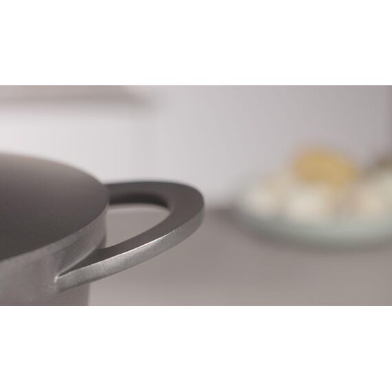 TEFAL TRATTORIA E21844 Schmortopf 20cm | Aluguss | Gussdeckel | Antihaft-Beschichtung | gute Wärmespeicherung | Schmorgerichte | Silikon Griffschutz | Bratentopf | induktionsgeeignet | Schwarz