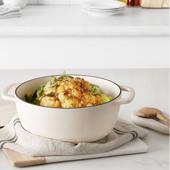 Amazon Basics Rund Schmortopf aus emailliertem Gusseisen, mit Deckel, 4.1 L, Weiß