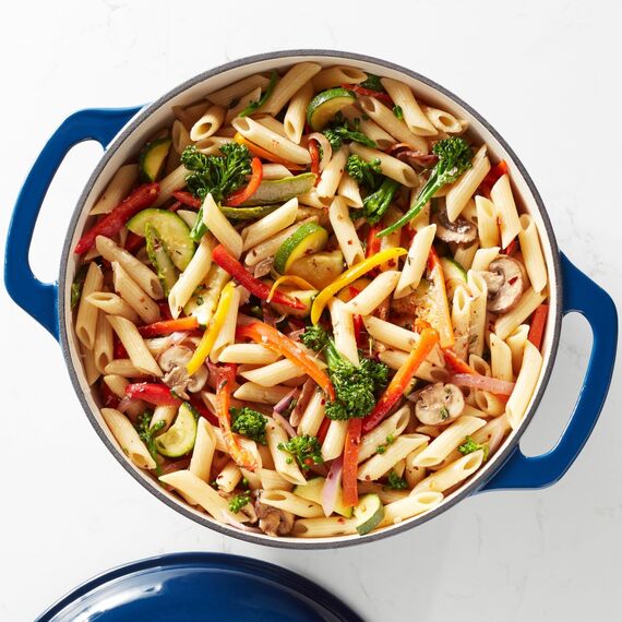 Amazon Basics Rund Schmortopf aus emailliertem Gusseisen, 5.7 L, Marineblau