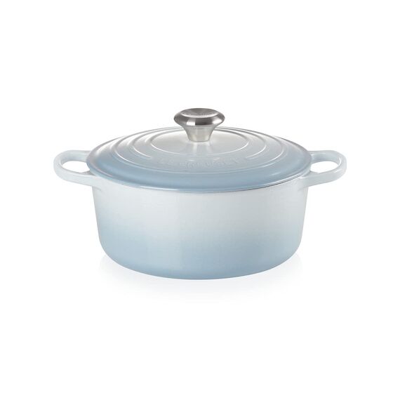 Le Creuset Signature Gusseisen-Bräter mit Deckel, Ø 24 cm, Rund, Für alle Herdarten und Induktion geeignet, Volumen: 4,2 l, 4,305 kg, Coastal Blue, 21177244202430