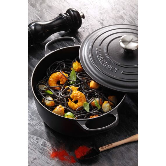 Le Creuset Signature Gusseisen-Bräter mit Deckel, Ø 30 cm, Rund, Für alle Herdarten und Induktion geeignet, Volumen: 8,1 l, 9, Schwarz, 21177300000430
