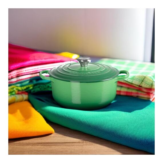Le Creuset Signature Gusseisen-Bräter mit Deckel, Ø 20 cm, Rund, Für alle Herdarten und Induktion geeignet, Volumen: 2,4 l, 3,092 kg, Bamboo, 21177204082430