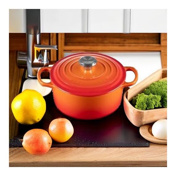 Le Creuset Signature Gusseisen-Bräter mit Deckel, Ø 18 cm, Rund, Für alle Herdarten und Induktion geeignet, Volumen: 1,8 l, 2,572 kg, Ofenrot, 21177180902430