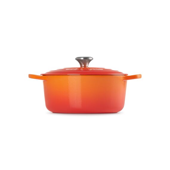 Le Creuset Signature Gusseisen-Bräter mit Deckel, Ø 26 cm, Rund, Für alle Herdarten und Induktion geeignet, Volumen: 5,3 l, 5,135 kg, Volcanique