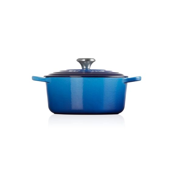 Le Creuset Signature Gusseisen-Bräter mit Deckel, Ø 24 cm, Rund, Für alle Herdarten und Induktion geeignet, Volumen: 4,2 l, 4,305 kg, Azure, 21177242202430