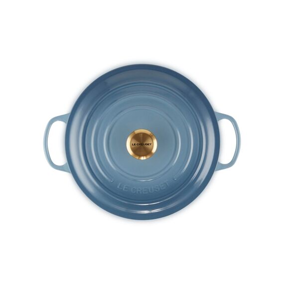 Le Creuset Signature Gusseisen-Bräter mit Deckel, Ø 28 cm, Rund, Für alle Herdarten und Induktion geeignet, Volumen: 6,7 l, 6,125 kg, Chambray, 21177284344441