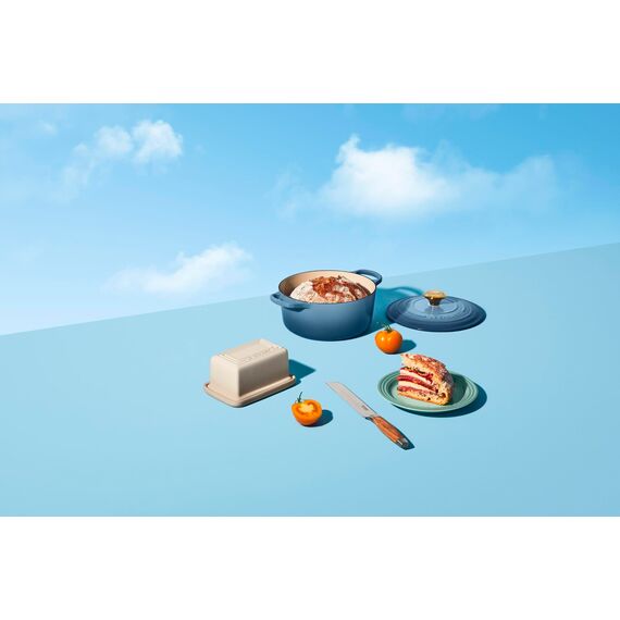 Le Creuset Signature Gusseisen-Bräter mit Deckel, Ø 28 cm, Rund, Für alle Herdarten und Induktion geeignet, Volumen: 6,7 l, 6,125 kg, Chambray, 21177284344441