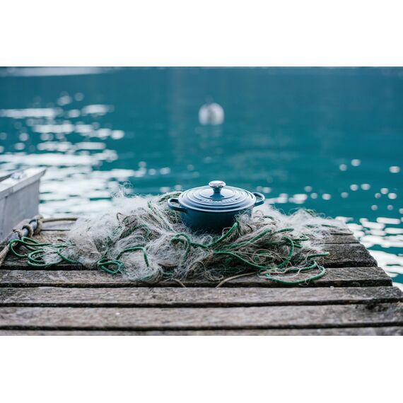 Le Creuset Signature Gusseisen-Bräter mit Deckel, Ø 20 cm, Rund, Für alle Herdarten und Induktion geeignet, Volumen: 2,4 l, 3,092 kg, Deep Teal, 21177206422430