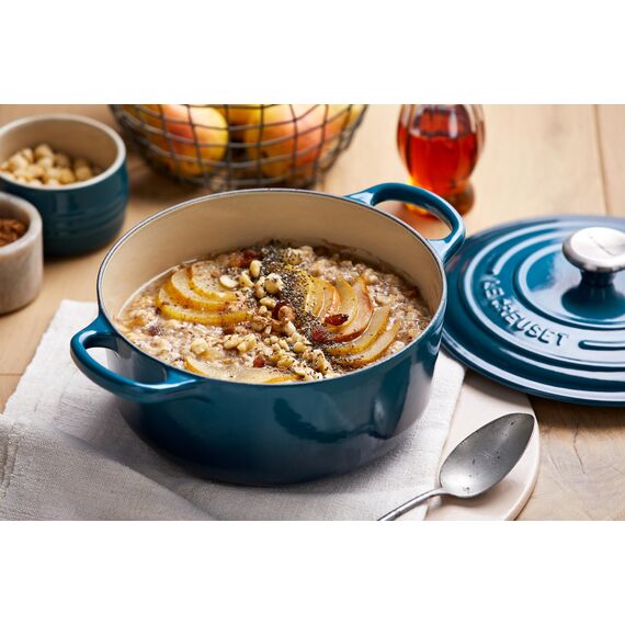 Le Creuset Signature Gusseisen-Bräter mit Deckel, Ø 20 cm, Rund, Für alle Herdarten und Induktion geeignet, Volumen: 2,4 l, 3,092 kg, Deep Teal, 21177206422430