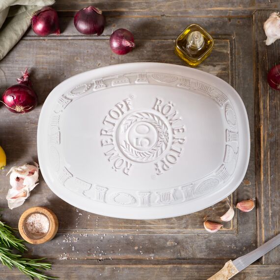 Römertopf Bräter 50 Jahre JUBILÄUM Weiß für 6-8 Personen - 5 Liter Schmortopf mit Deckel aus Keramik - Zum Schmoren, Braten und Dampfgaren - Backofengeeignet