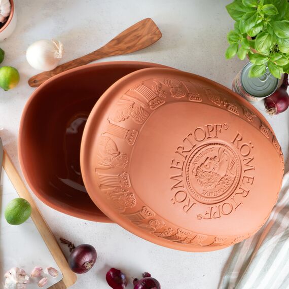 Römertopf Bräter MAXI Klassiker Gänsebräter aus Naturton, 7 Liter, für bis zu 8 Personen, Dampfgarer-Prinzip für saftige Braten, ca. 42,5 x 32,5 cm, ofenfest und spülmaschinengeeignet