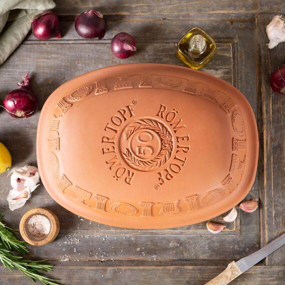 Römertopf Bräter 50 Jahre JUBILÄUM Terrakotta für 6-8 Personen - 5 Liter Schmortopf mit Deckel aus Keramik - Zum Schmoren, Braten und Dampfgaren - Backofengeeignet