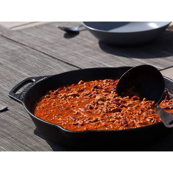 Petromax Feuerpfanne mit Stiel - Pfanne aus Gusseisen für alle Grill- und Herdarten, Gasflamme, Backofen oder Kochen im Freien - Anbraten, Schmoren und Rösten mit Antihafteffekt - 20 cm Durchmesser