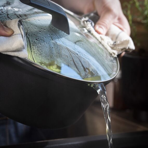 Tefal E24933 Robusto Aluguss Schmorpfanne 26 cm mit Deckel, einfache Reinigung, Antihaftversiegelung, Thermo-Signal Temperaturanzeiger, spülmaschinenfest, induktionsgeeignet, Schwarz