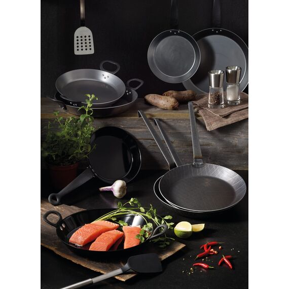 RÖSLE Bratpfanne Schmiedeeisern Serie 1888, Hochwertige, mit hohem Rand für knusprige Bratkatoffeln und kurzgebratenes Fleisch, Grill- und Induktionsgeeignet, hoch 28 cm, Schwarz