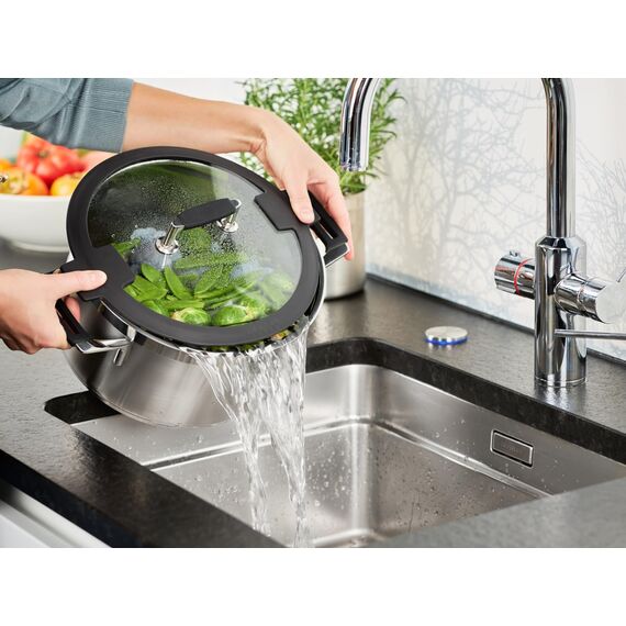 RÖSLE SILENCE PRO Kochtopf, Hochwertiger Universaltopf aus Edelstahl 18/10, 16 cm, Glasdeckel, Innenskalierung, induktionsgeeignet, spülmaschinengeeignet, Silberfarben