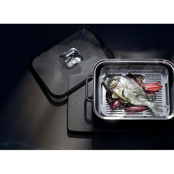 WMF Vitalis Aroma Dampfgarer, Bräter Induktion, 41x27x10 cm, Auflaufform 6,5l, Glasdeckel Silikonrand, Dampfgarer für Backofen, Garthermometer, Garblech, Cromargan Edelstahl unbeschichtet