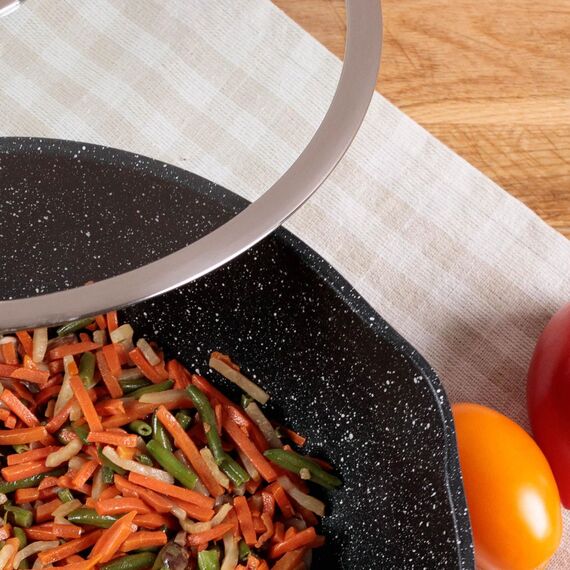 KAMBERG - Wok 28 cm - Manche Amovible - Fonte d'Aluminium - Revêtement pierre - Couvercle en Verre - Tous Feux dont Induction - Sans PFOA - 0008056