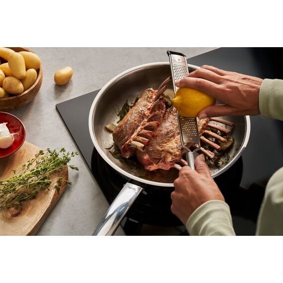 Fissler Steelux Pro/Edelstahl-Pfanne (Ø 20 cm) Bratpfanne-unbeschichtet, scharfes anbraten, Made in Germany - Induktion