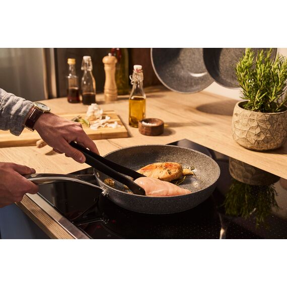 BALLARINI Salina Bratpfanne, 24 cm, Aluminium, Keramikantihaftbeschichtung mit Titan-Hartgrundierung, kratzfeste Keramikpfanne für alle Herdarten, Induktionsgeeignet [Made in Italy]