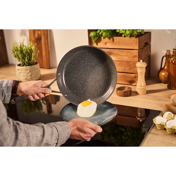 BALLARINI Salina Bratpfanne, 28 cm, Aluminium, Keramikantihaftbeschichtung mit Titan-Hartgrundierung, kratzfeste Keramikpfanne für alle Herdarten, Induktionsgeeignet [Made in Italy]