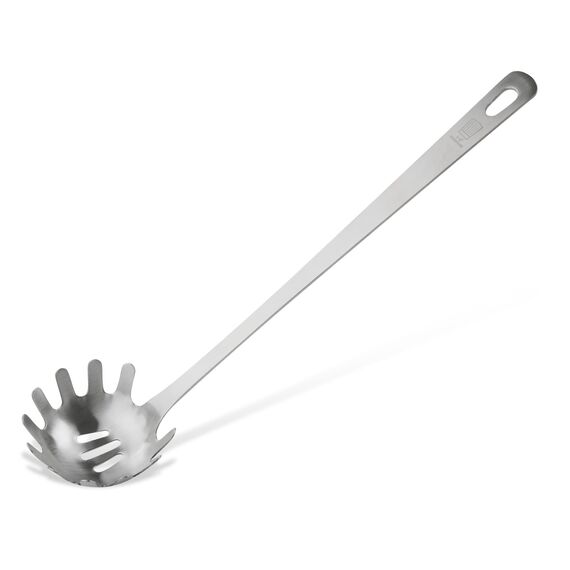 Chefkoch trifft Fackelmann Spaghettilöffel – Perfekt zum Servieren von Nudelkreationen, edles Edelstahl in mattem Look – Pastalöffel spülmaschinengeeignet